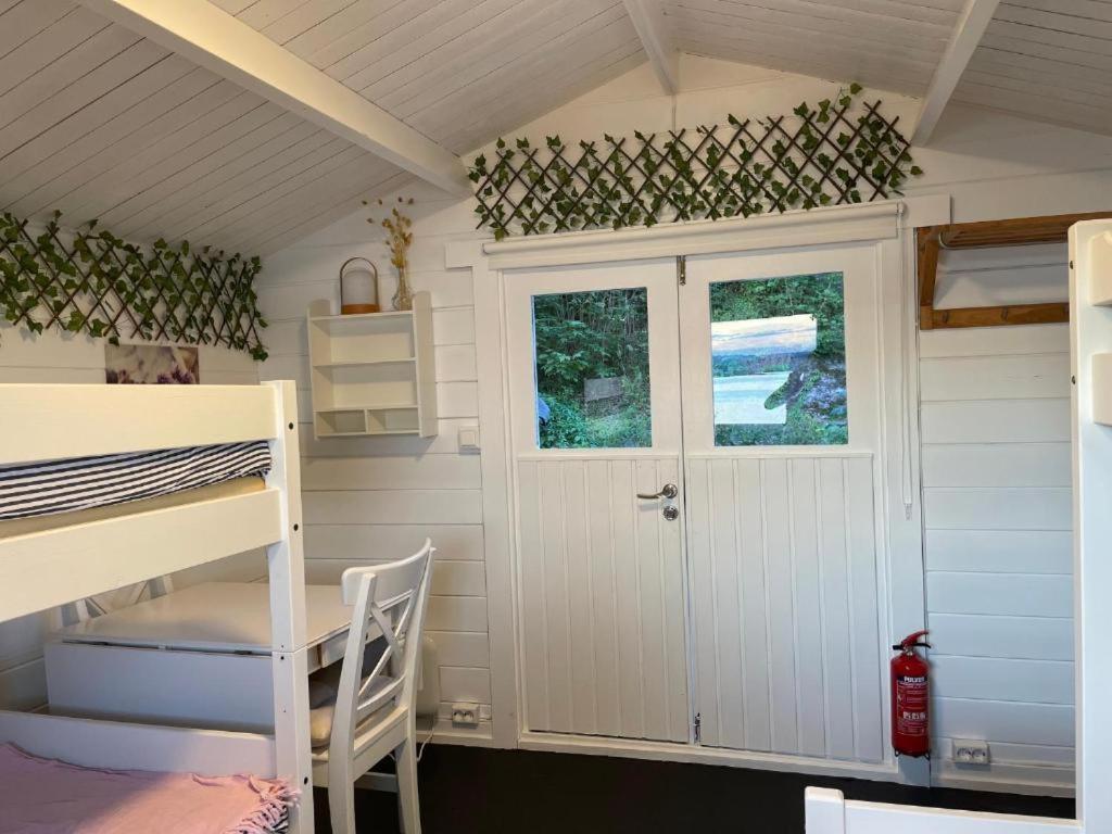 Nice Apartment With1 Bedroom Separate Living Room With A Sofa Bed And A Tiny Kitchen A Bathroom Located In Nordstrand Near By The Sea For 3 Guests With A Garden And Grill 5 Extra Guests With Extra Cost In The Cabin With Sea View Just Outside The Apar Oslo Eksteriør bilde